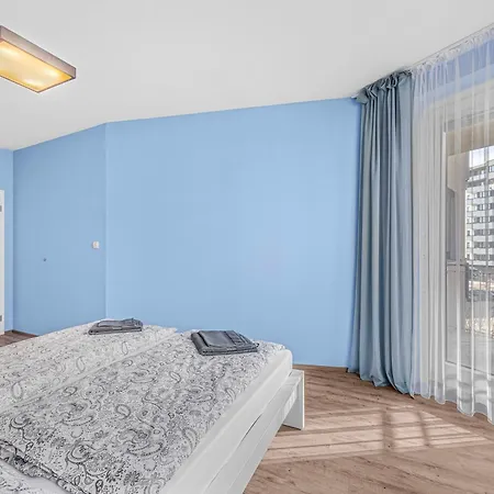 New Cozy Apartment, Free Parking! * براغ