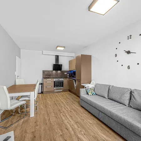New Cozy Apartment, Free Parking! براغ