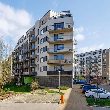 New Cozy Apartment, Free Parking! *
