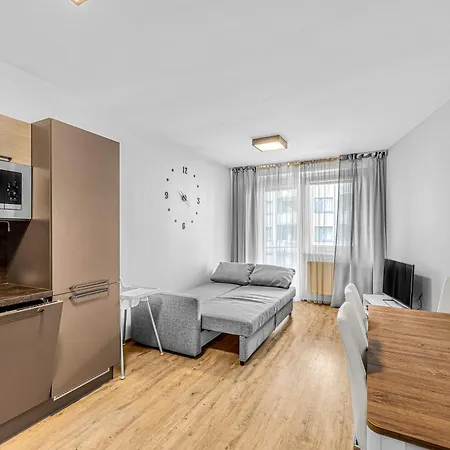New Cozy Apartment, Free Parking!