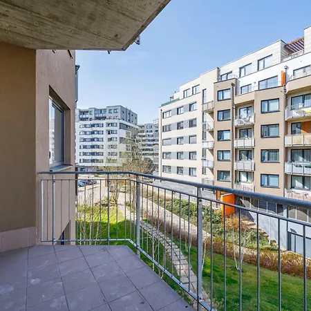 Daire New Cozy Apartment, Free Parking! Prag