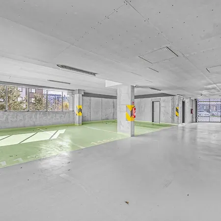 New Cozy Apartment, Free Parking!