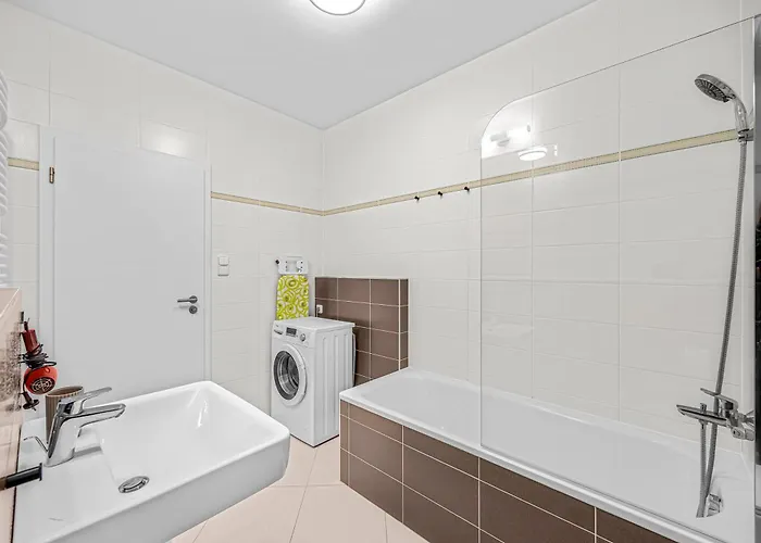 New Cozy Apartment, Free Parking! Daire