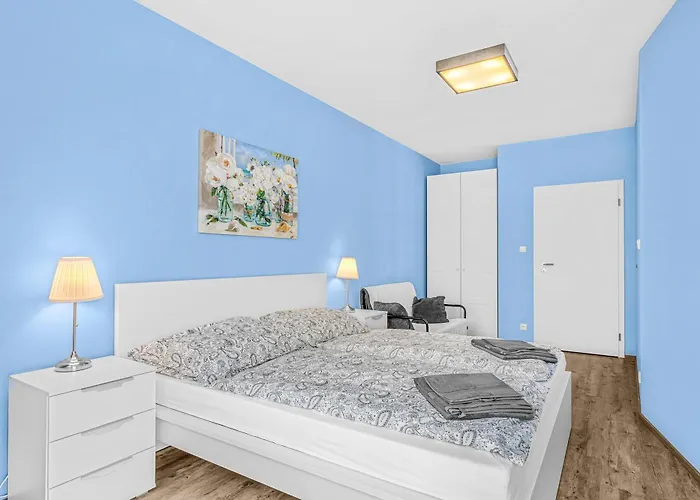 New Cozy Apartment, Free Parking! Daire Prag