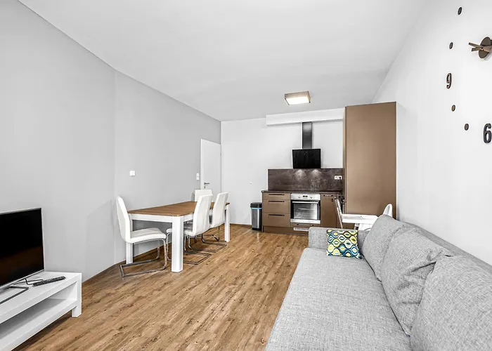 New Cozy Apartment, Free Parking! Prag