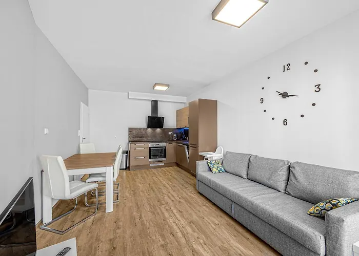 New Cozy Apartment, Free Parking! Prag