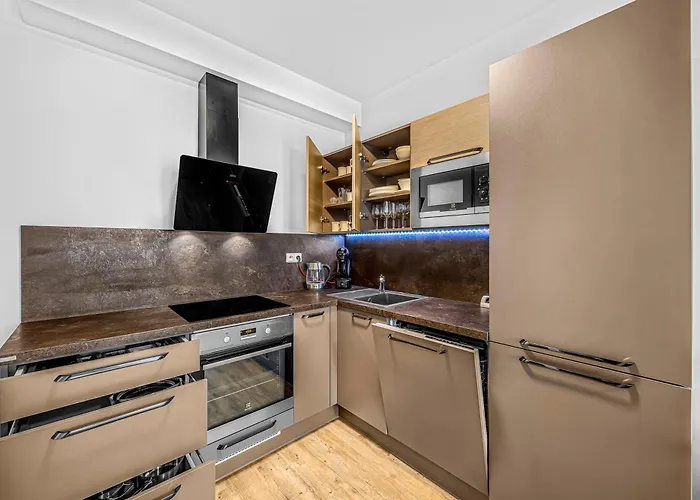 Daire New Cozy Apartment, Free Parking!