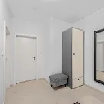 New Cozy Apartment, Free Parking! Apartmán